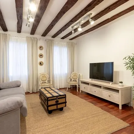 Appartamento Precioso Con Entrada Autonoma En El Casco Viejo