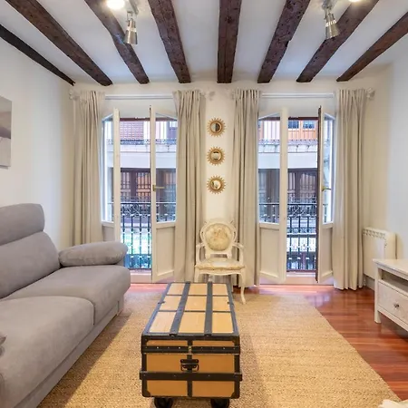 Precioso Con Entrada Autonoma En El Casco Viejo *