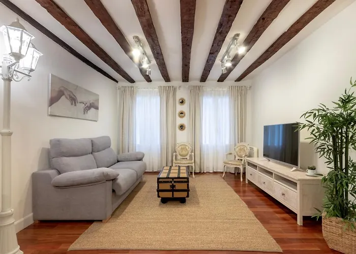 Precioso Con Entrada Autonoma En El Casco Viejo Bilbao